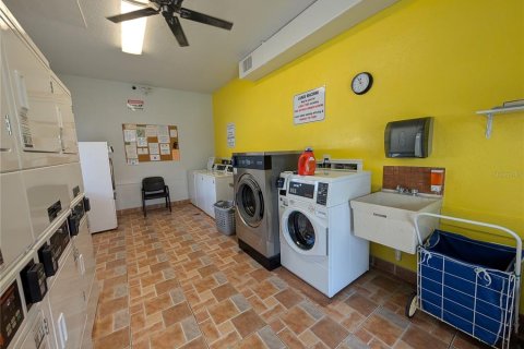 Condo in Bradenton, Florida, 1 bedroom № 2212726 - photo 25