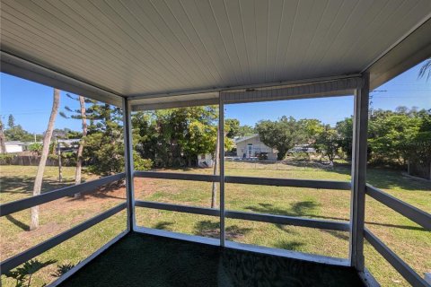 Condo in Bradenton, Florida, 1 bedroom № 2212726 - photo 17