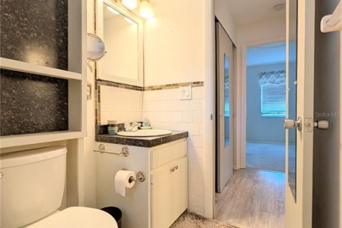 Condo in Bradenton, Florida, 1 bedroom № 2212726 - photo 11