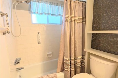 Condo in Bradenton, Florida, 1 bedroom № 2212726 - photo 12