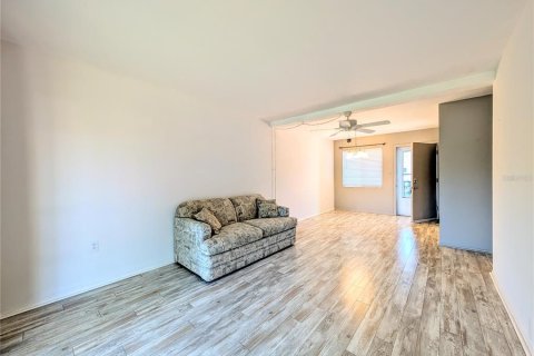 Condo in Bradenton, Florida, 1 bedroom № 2212726 - photo 4
