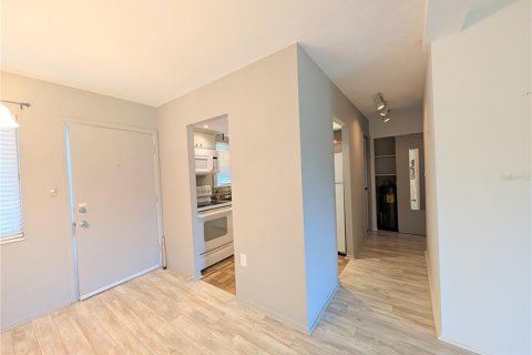 Condo in Bradenton, Florida, 1 bedroom № 2212726 - photo 6