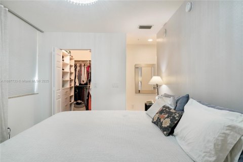 Touwnhouse à vendre à Miami, Floride: 2 chambres, 148.18 m2 № 1941902 - photo 10