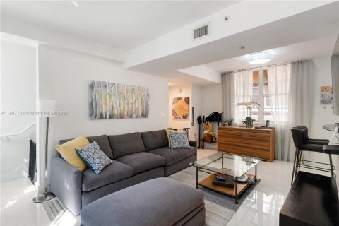 Touwnhouse à vendre à Miami, Floride: 2 chambres, 148.18 m2 № 1941902 - photo 4