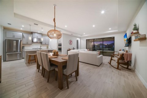 Villa ou maison à vendre à Palmetto, Floride: 3 chambres, 176.14 m2 № 2342026 - photo 6