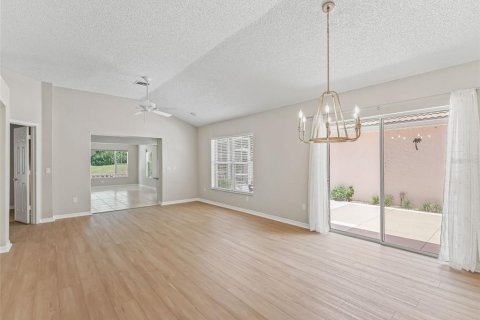Casa en venta en The Villages, Florida, 2 dormitorios, 156.63 m2 № 1852762 - foto 5