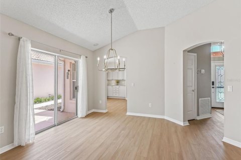 Casa en venta en The Villages, Florida, 2 dormitorios, 156.63 m2 № 1852762 - foto 6