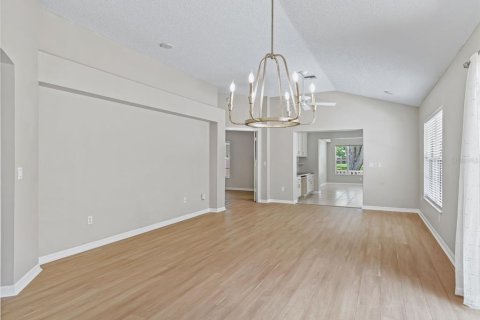 Casa en venta en The Villages, Florida, 2 dormitorios, 156.63 m2 № 1852762 - foto 11