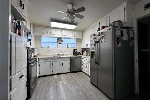 House in Merrit Island, Florida 4 bedrooms, 228.91 sq.m. № 1575310 - photo 30