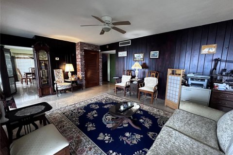 House in Merrit Island, Florida 4 bedrooms, 228.91 sq.m. № 1575310 - photo 24