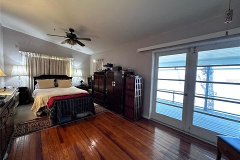 House in Merrit Island, Florida 4 bedrooms, 228.91 sq.m. № 1575310 - photo 12