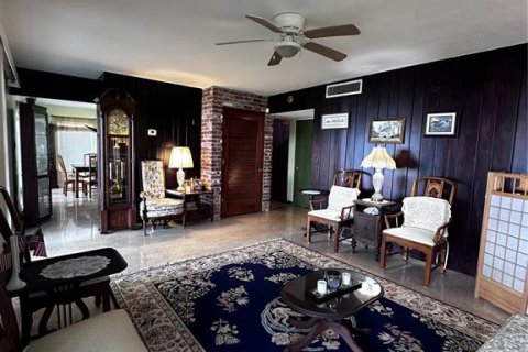 House in Merrit Island, Florida 4 bedrooms, 228.91 sq.m. № 1575310 - photo 23