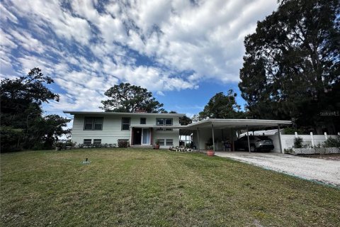 House in Merrit Island, Florida 4 bedrooms, 228.91 sq.m. № 1575310 - photo 5