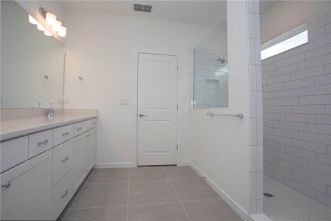 House in Riverview, Florida 5 bedrooms, 336.03 sq.m. № 1522418 - photo 5