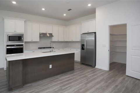 House in Riverview, Florida 5 bedrooms, 336.03 sq.m. № 1522418 - photo 3