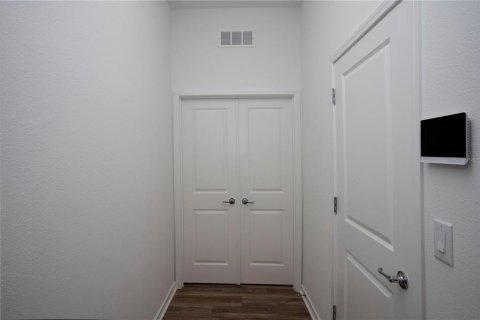 House in Riverview, Florida 5 bedrooms, 336.03 sq.m. № 1522418 - photo 13