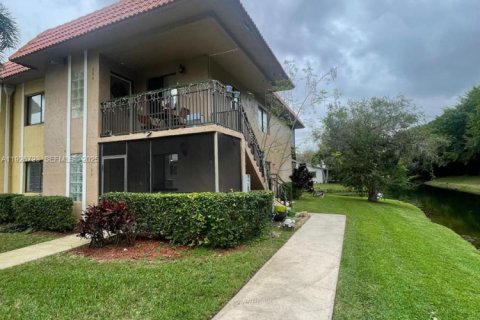 Copropriété à vendre à Weston, Floride: 2 chambres, 114.36 m2 № 1990265 - photo 1