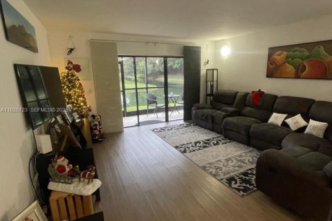 Copropriété à vendre à Weston, Floride: 2 chambres, 114.36 m2 № 1990265 - photo 9