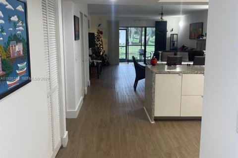 Copropriété à vendre à Weston, Floride: 2 chambres, 114.36 m2 № 1990265 - photo 4