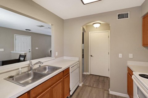 Touwnhouse à louer à Tampa, Floride: 3 chambres, 126.72 m2 № 2156438 - photo 19