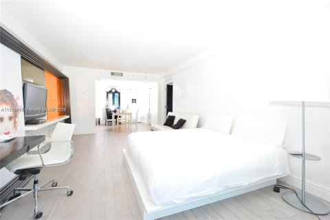 Condo in Miami Beach, Florida, 1 bedroom  № 1763987 - photo 4