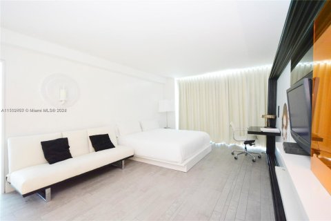 Condo in Miami Beach, Florida, 1 bedroom  № 1763987 - photo 8
