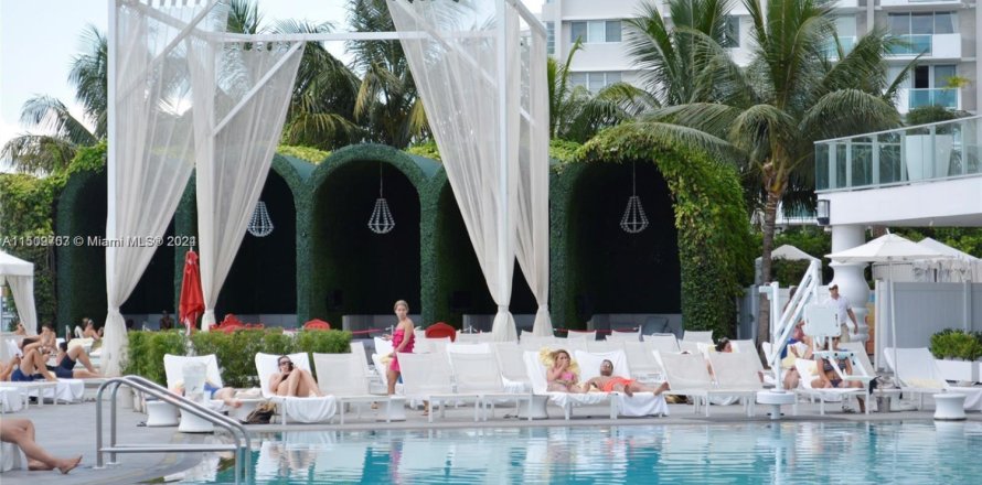 Condo in Miami Beach, Florida, 1 bedroom № 1763987