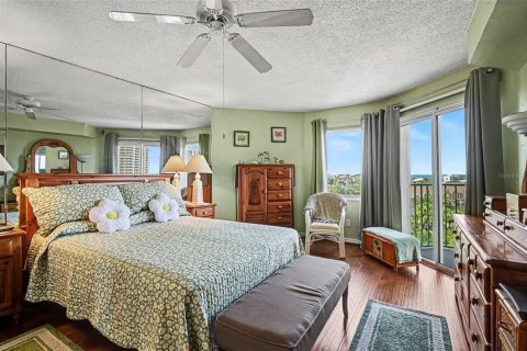 Condo in Daytona Beach Shores, Florida, 2 bedrooms № 2210726 - photo 18