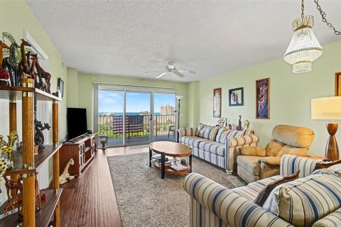 Condo in Daytona Beach Shores, Florida, 2 bedrooms № 2210726 - photo 6