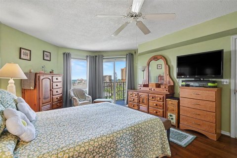 Condo in Daytona Beach Shores, Florida, 2 bedrooms № 2210726 - photo 17