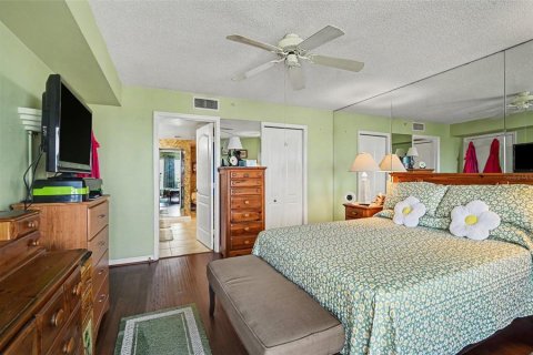 Condo in Daytona Beach Shores, Florida, 2 bedrooms № 2210726 - photo 19