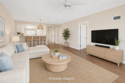 Condo in Daytona Beach Shores, Florida, 2 bedrooms № 2210726 - photo 5