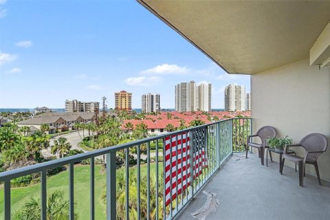 Condo in Daytona Beach Shores, Florida, 2 bedrooms № 2210726 - photo 26