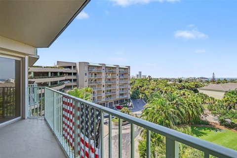 Condo in Daytona Beach Shores, Florida, 2 bedrooms № 2210726 - photo 27