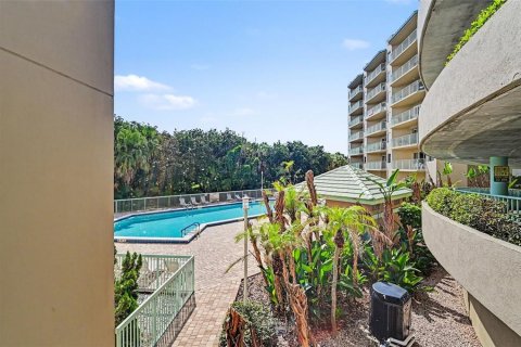 Condo in Daytona Beach Shores, Florida, 2 bedrooms № 2210726 - photo 30