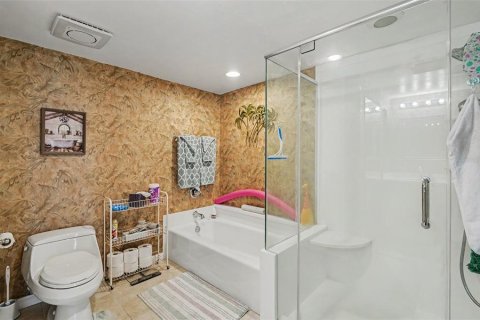 Condo in Daytona Beach Shores, Florida, 2 bedrooms № 2210726 - photo 22