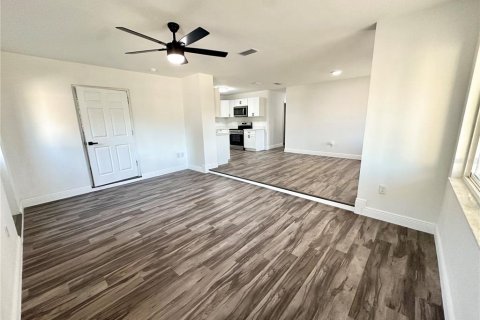Casa en venta en Lakeland, Florida, 3 dormitorios, 115.94 m2 № 1918309 - foto 12