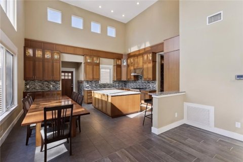 House in Tavares, Florida 4 bedrooms, 410.63 sq.m. № 2223553 - photo 10