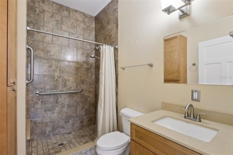 House in Tavares, Florida 4 bedrooms, 410.63 sq.m. № 2223553 - photo 30