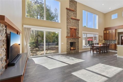 House in Tavares, Florida 4 bedrooms, 410.63 sq.m. № 2223553 - photo 6