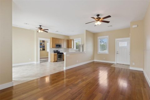 House in Tavares, Florida 4 bedrooms, 410.63 sq.m. № 2223553 - photo 29