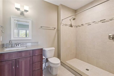 House in Tavares, Florida 4 bedrooms, 410.63 sq.m. № 2223553 - photo 20