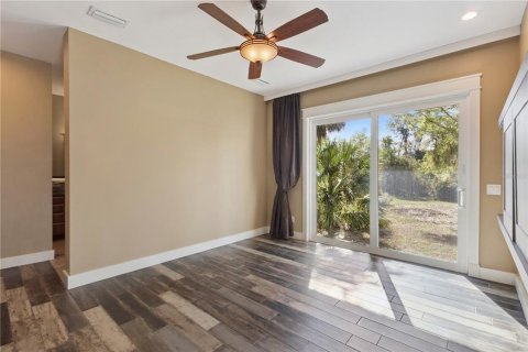 House in Tavares, Florida 4 bedrooms, 410.63 sq.m. № 2223553 - photo 12