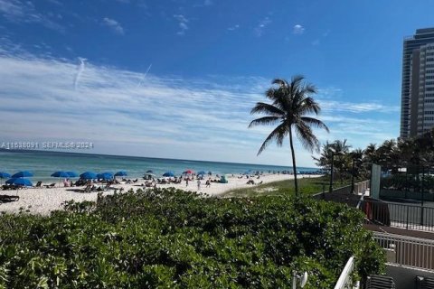 Condo à Hallandale Beach, Floride, 1 chambre  № 2244191