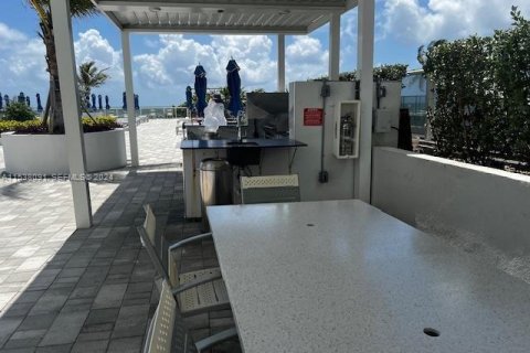 Copropriété à vendre à Hallandale Beach, Floride: 1 chambre, 89.19 m2 № 2244191 - photo 17