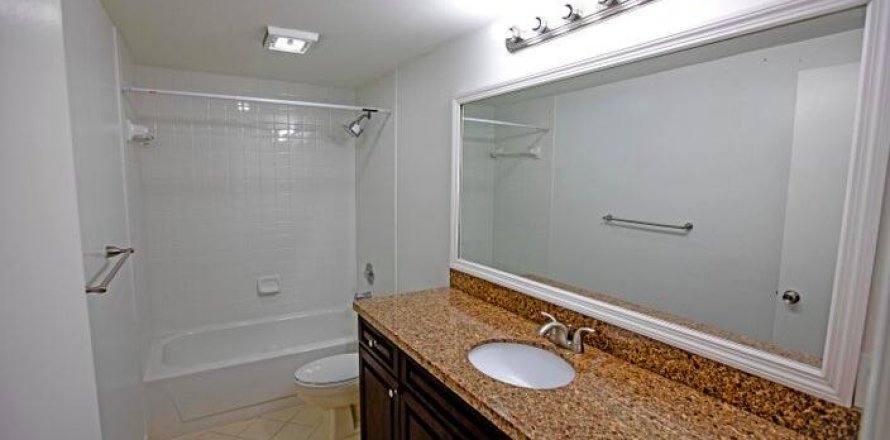 Adosado en West Palm Beach, Florida 2 dormitorios, 119.66 m2 № 1189677