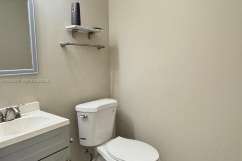 Condo in Sunrise, Florida, 1 bedroom  № 2069369 - photo 7