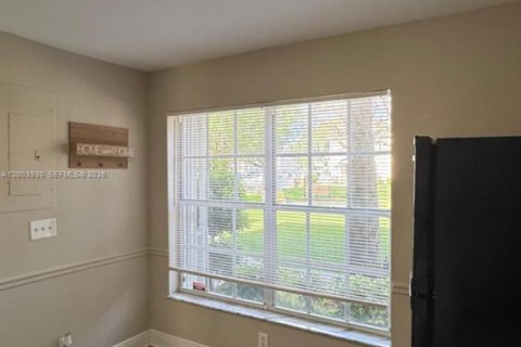 Condo in Sunrise, Florida, 1 bedroom  № 2069369 - photo 15