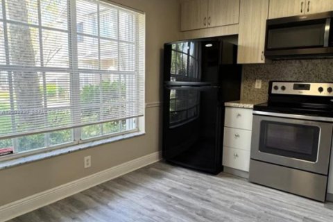 Condo in Sunrise, Florida, 1 bedroom  № 2069369 - photo 14