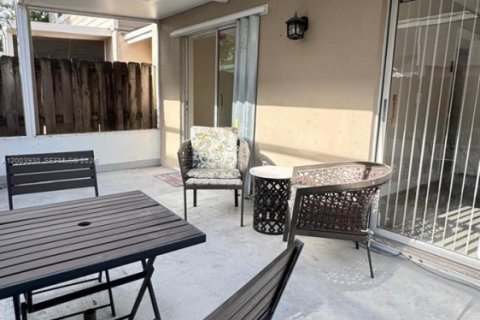 Condo in Sunrise, Florida, 1 bedroom  № 2069369 - photo 18